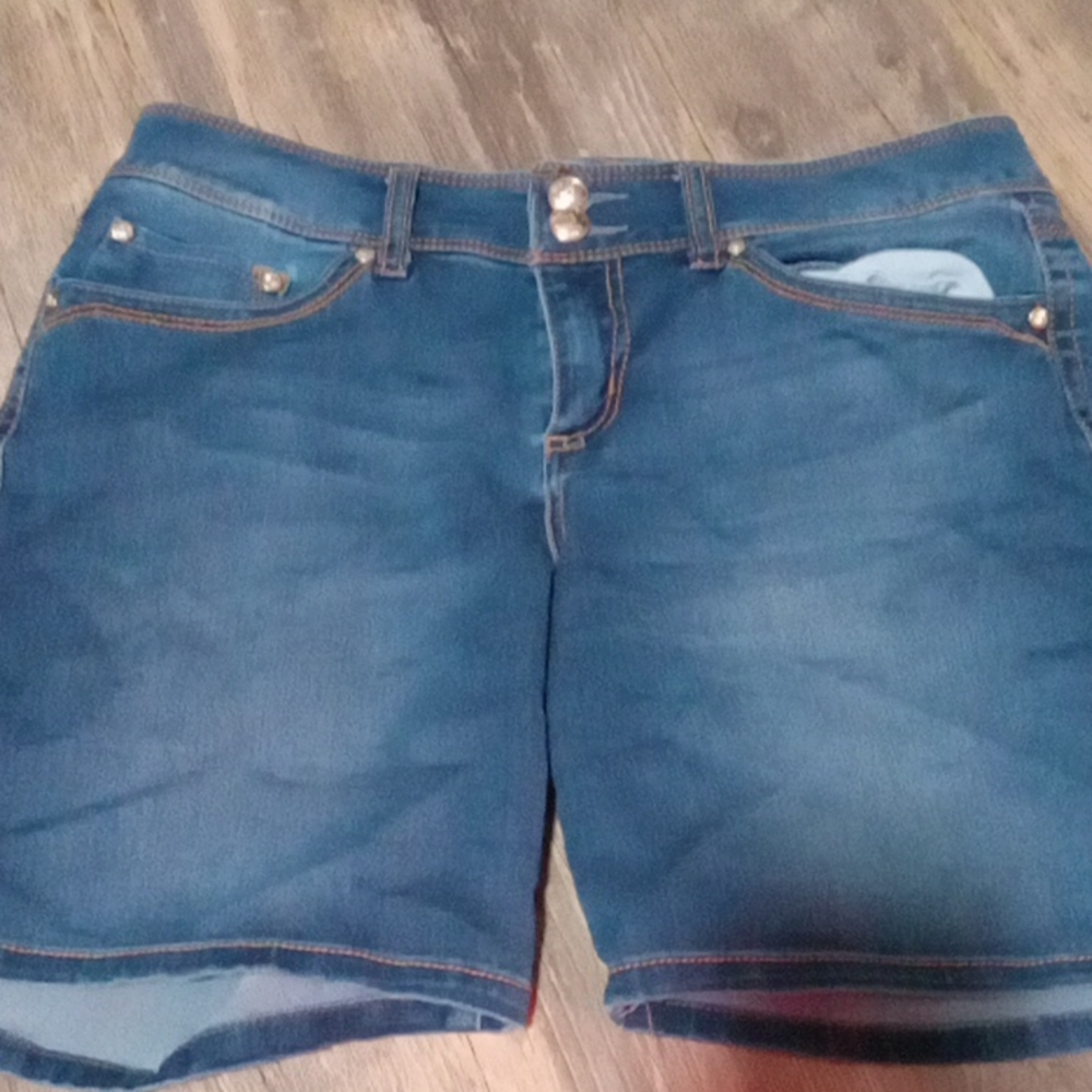 Seven 7 Shorts